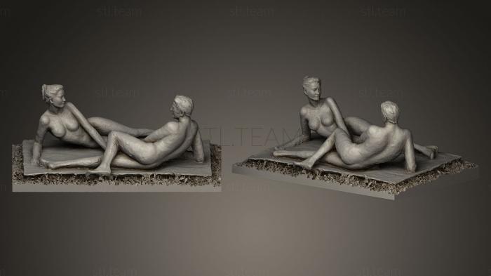 Статуи античные и исторические Couple allong